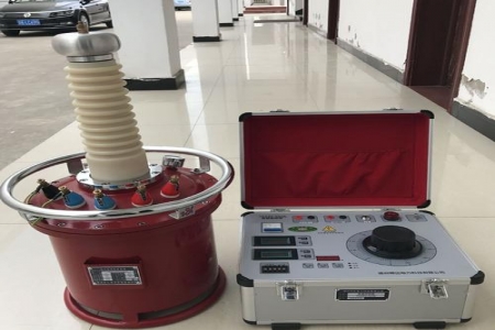 对轻型高压试验变压器做绝缘耐压试验